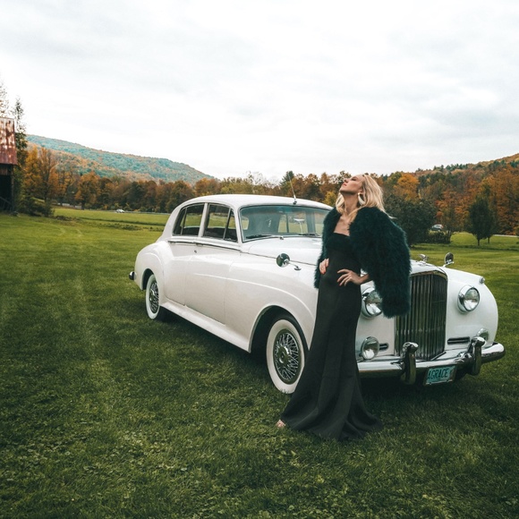 Meet your Posher, Charlotte - Picture 2 of 2